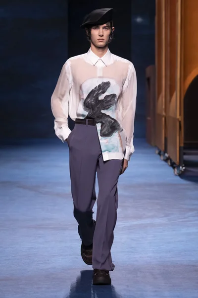 Look 25
